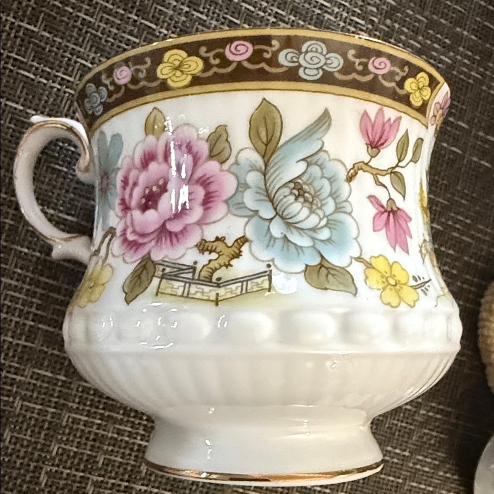 Queen’s Cathay Rosina China Co. Ltd. Fine Bone China Tea Cup & Saucer Set of 4 - Picture 12 of 13